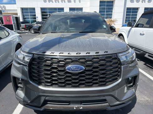 Used 2025 Ford Explorer ST-Line w/ ST-Line Street Pack image 10