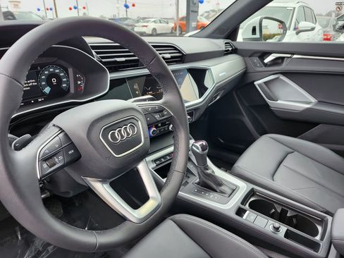 Used 2025 Audi Q3 2.0T Premium w/ Convenience Package image 7