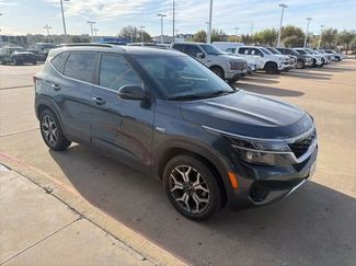 Used 2022 Kia Seltos EX video 2