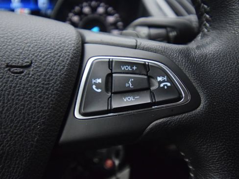 Used 2018 Ford Escape SE w/ SE Sport Appearance Package FWD image 27
