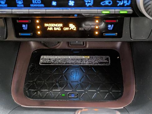Used 2021 Toyota RAV4 Limited AWD/4WD image 8