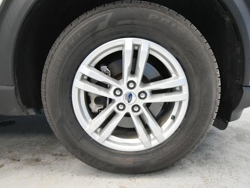 Used 2020 Ford Explorer XLT image 37