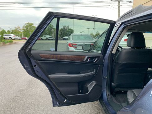 Used 2016 Subaru Outback 2.5i Limited AWD/4WD image 28