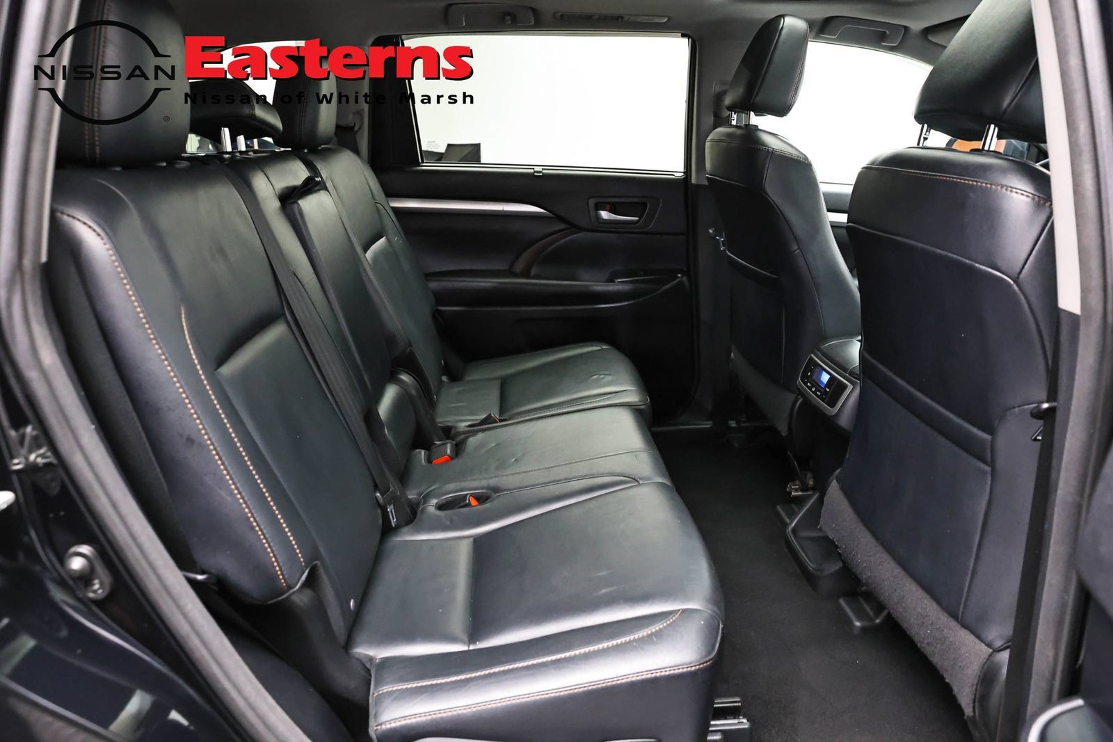 Used 2016 Toyota Highlander XLE AWD/4WD image 23
