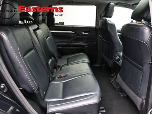 Used 2016 Toyota Highlander XLE AWD/4WD image 23