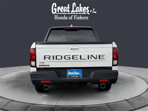 Used 2025 Honda Ridgeline Black Edition image 4