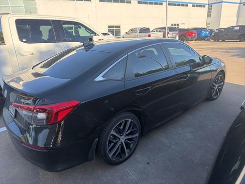 Used 2024 Honda Civic Touring image 9