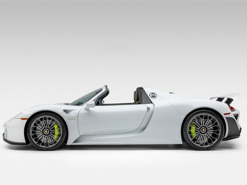 Used 2015 Porsche 918 Spyder AWD/4WD image 19