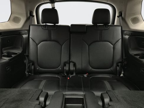 Used 2024 Honda Pilot Touring image 23