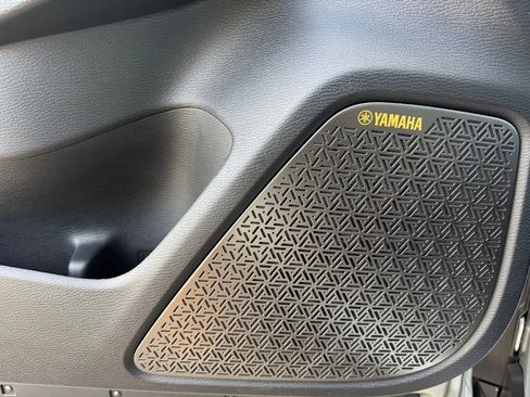 New 2025 Mitsubishi Outlander SE image 34