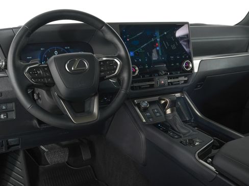 Used 2025 Lexus GX 550 w/ Accessory Package (2T) AWD/4WD image 17
