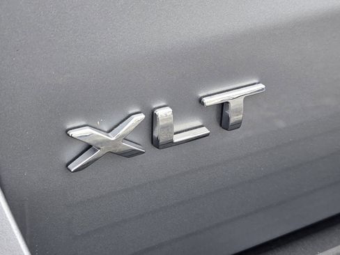 Used 2024 Ford Expedition XLT image 12