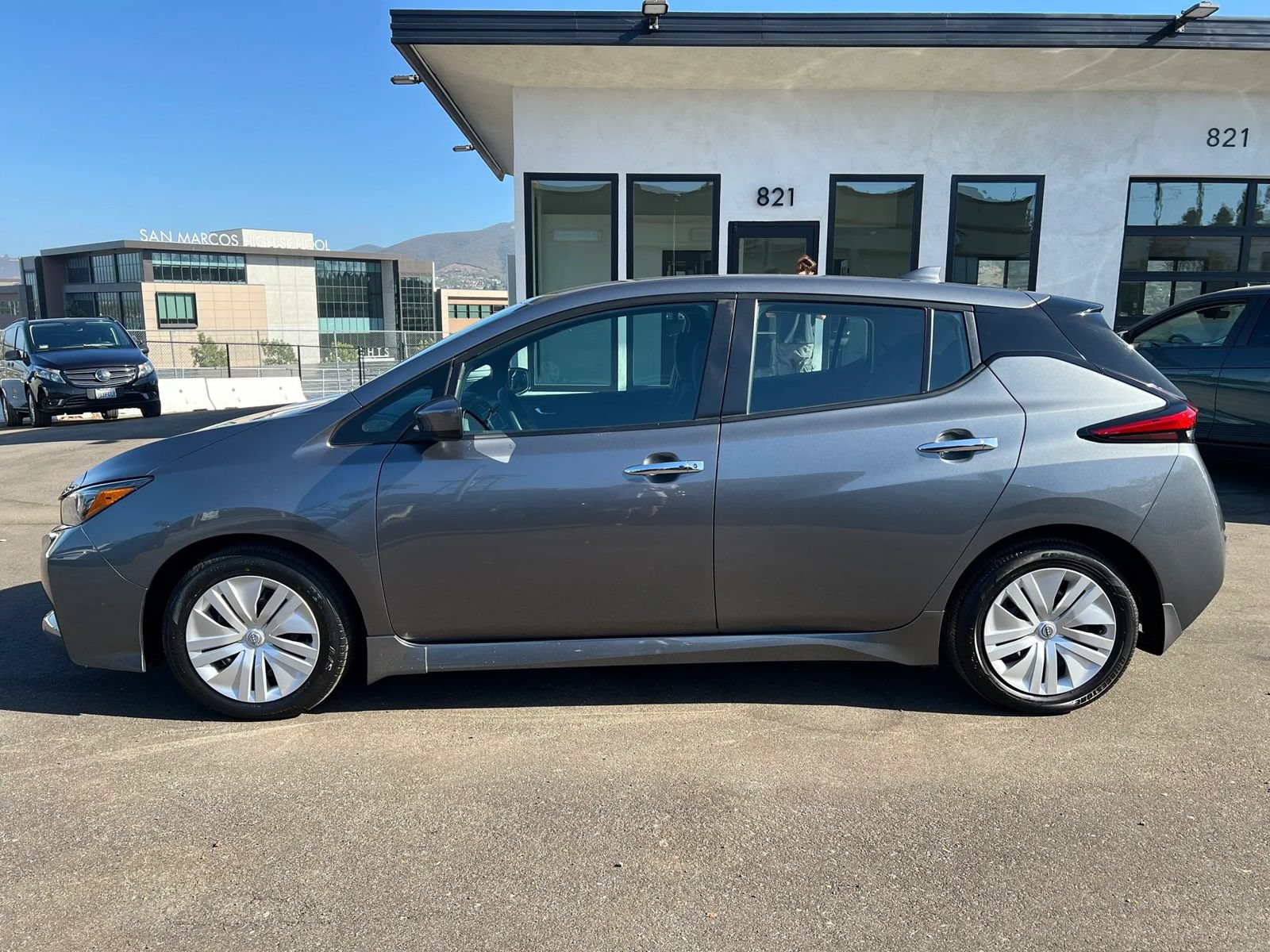 Used 2025 Nissan Leaf S FWD image 8