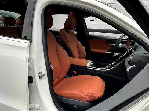 Used 2025 Mercedes-Benz C 300 4MATIC Sedan image 8