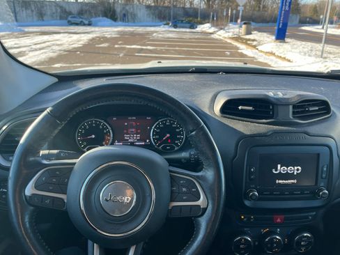 Used 2017 Jeep Renegade Limited image 11