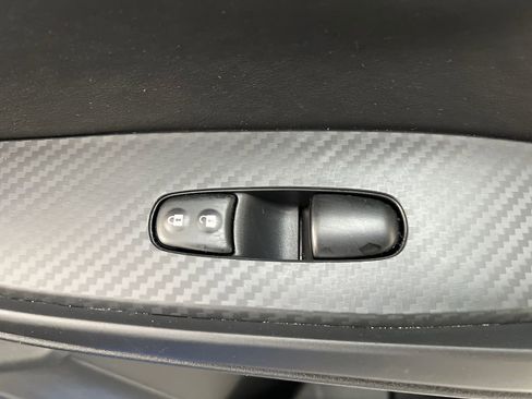Used 2025 Nissan Sentra SV FWD image 23