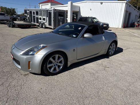 Used 2004 Nissan 350Z Enthusiast image 13