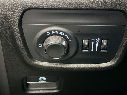 Used 2021 Jeep Grand Cherokee L Laredo AWD/4WD image 17
