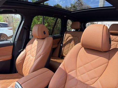 Used 2024 BMW X5 xDrive40i w/ Premium Package image 11