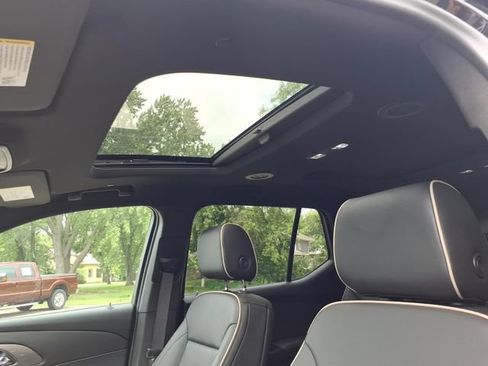 Used 2022 Chevrolet Traverse Premier w/ Redline Edition AWD/4WD image 19