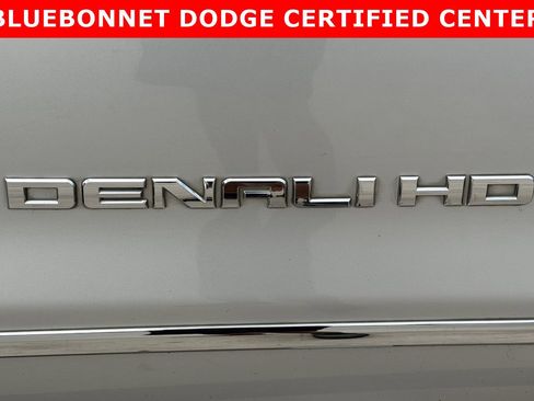 Used 2019 GMC Sierra 2500 Denali w/ Duramax Plus Package AWD/4WD image 7