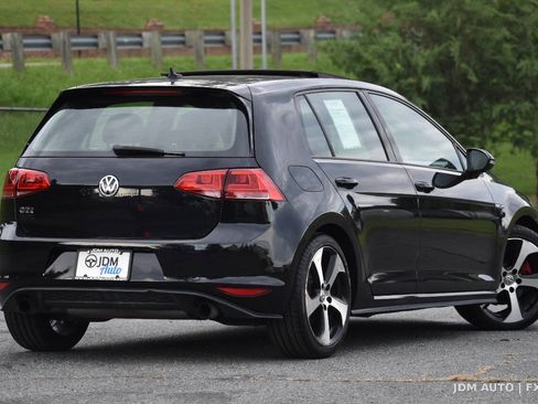 Used 2015 Volkswagen GTI SE FWD image 5