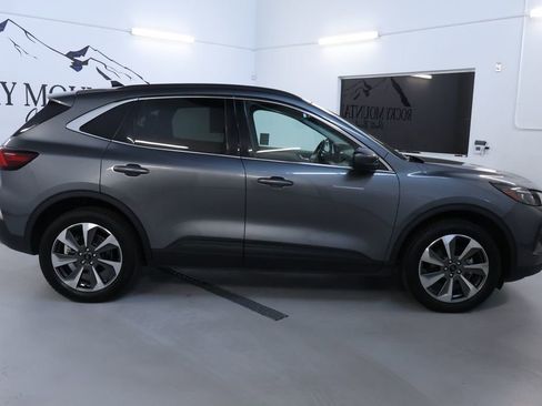 Used 2024 Ford Escape Platinum image 8