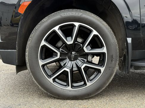 Used 2024 Chevrolet Tahoe RST w/ Luxury Package image 13