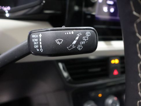 Used 2025 Volkswagen Taos S AWD/4WD image 36