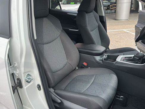 Certified 2025 Toyota RAV4 XLE w/ Convenience Package image 20