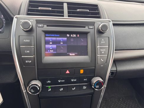 Used 2017 Toyota Camry LE FWD image 14