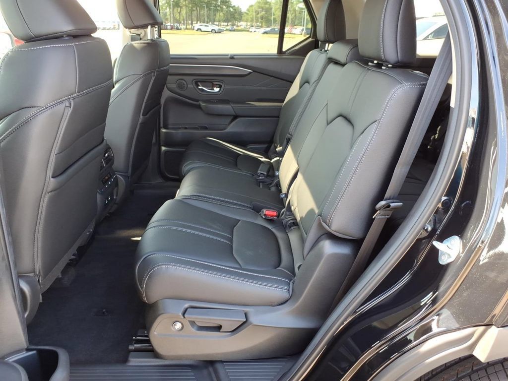 New 2026 Honda Pilot Touring image 8
