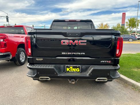 Used 2022 GMC Sierra 1500 AT4 w/ AT4 Premium Package image 3