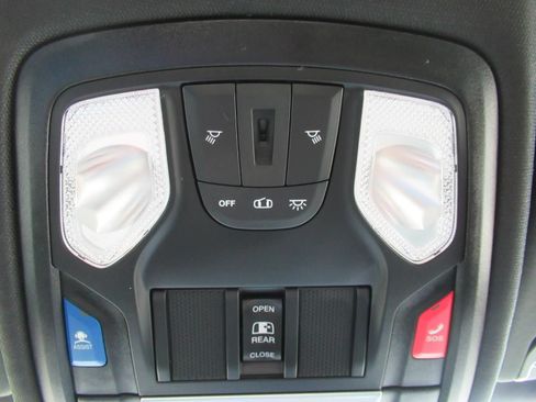Used 2022 RAM 1500 Big Horn RWD image 32