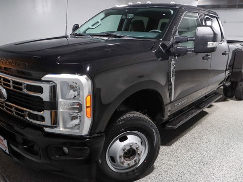 Used 2023 Ford F350 XLT AWD/4WD image 33