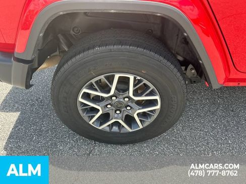 Used 2025 Jeep Wrangler Unlimited Sahara AWD/4WD image 20
