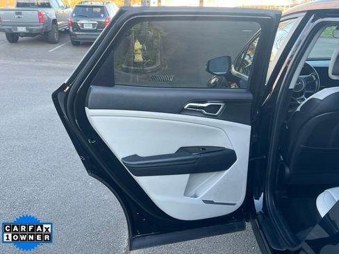 Used 2023 Kia Sportage EX image 11