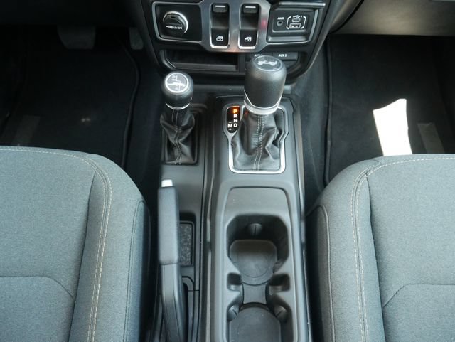 Used 2025 Jeep Wrangler Sport AWD/4WD image 21