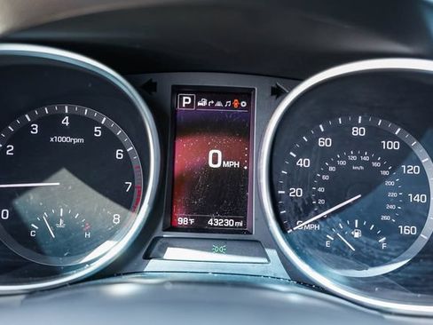 Used 2018 Hyundai Santa Fe Limited AWD/4WD image 27