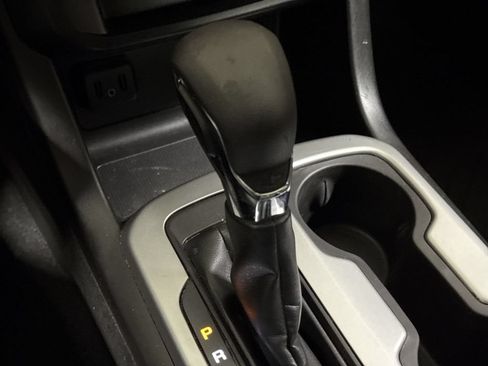 Used 2022 Chevrolet Colorado LT w/ Safety Package AWD/4WD image 16