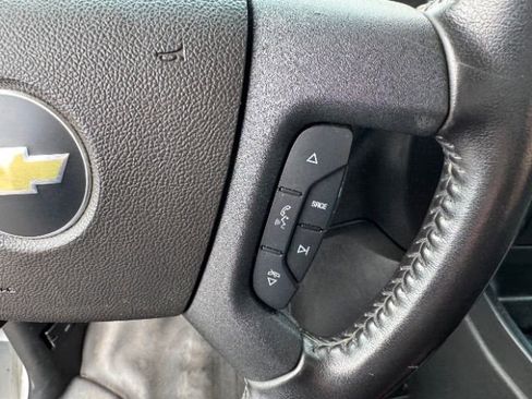 Used 2023 Chevrolet Express 2500 w/ Driver Convenience Package image 18