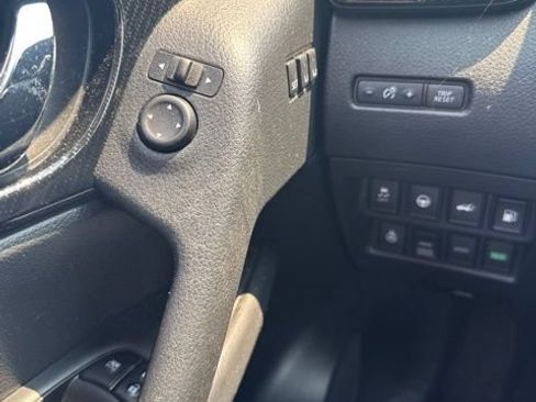 Used 2020 Nissan Rogue SL AWD/4WD image 23
