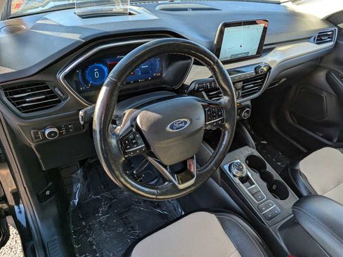 Used 2021 Ford Escape Titanium w/ Titanium Elite Package AWD/4WD image 2