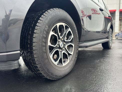 Used 2024 Ford Expedition XLT image 18