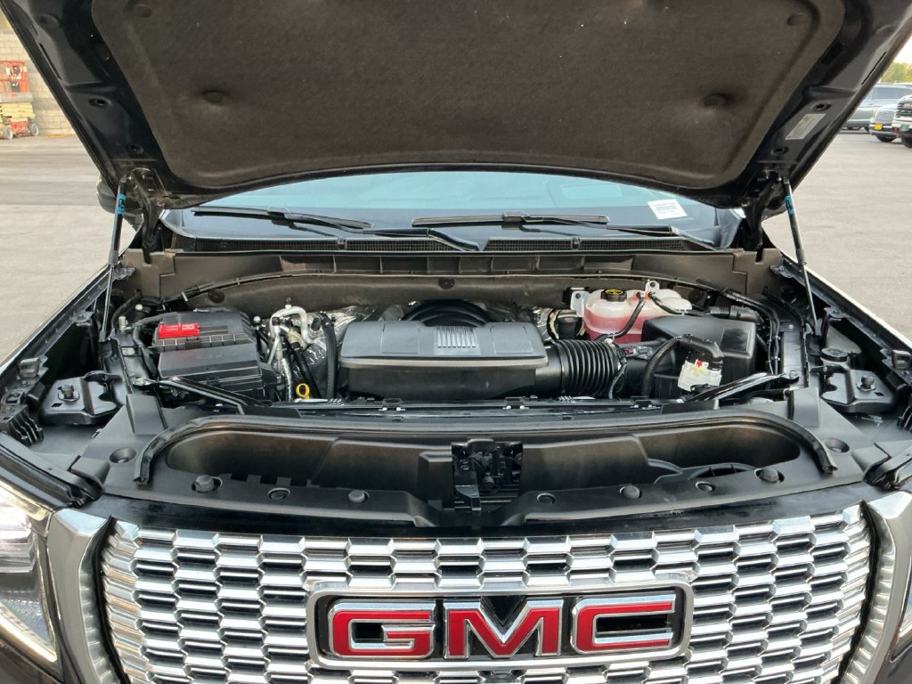 Certified 2024 GMC Yukon XL Denali w/ Advanced Technology Package AWD/4WD image 30