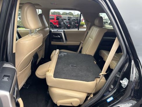 Used 2018 Toyota 4Runner SR5 Premium RWD image 21
