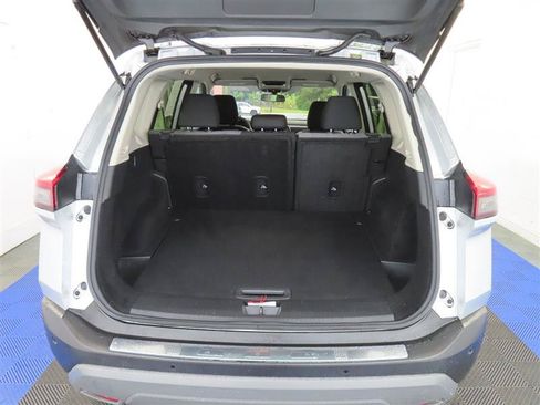 Used 2023 Nissan Rogue SV AWD/4WD image 12
