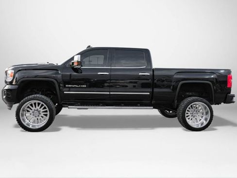 Used 2017 GMC Sierra 2500 Denali w/ Duramax Plus Package image 8