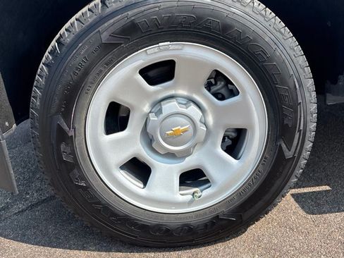 Used 2022 Chevrolet Colorado W/T RWD image 9