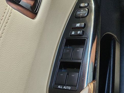 Used 2015 Toyota Avalon XLE FWD image 21